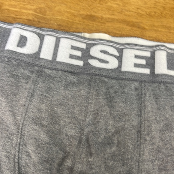Diesel, LG - Picture 2 of 5